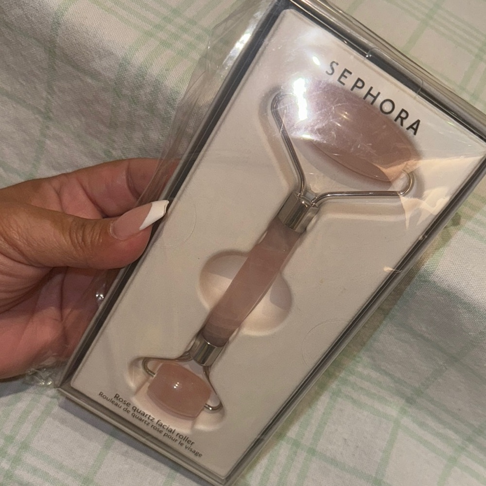 SEPHORA COLLECTION 
Rose Quartz Facial‎ Roller